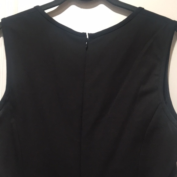 Black Sleeveless Dress - Picture 5 of 7